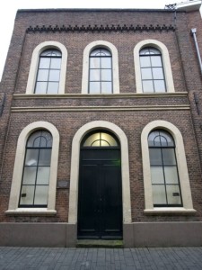 Het monumentale pand. Dit was de Joodse School aan de Stadsgravenstraat in Enschede.