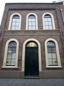 Het monumentale pand. Dit was de Joodse School aan de Stadsgravenstraat in Enschede.