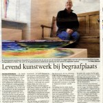 'Levend kunstwerk bij begraafplaats' | Atelier Galerie Annemiek Punt Ootmarsum Glas & Schilder Kunst