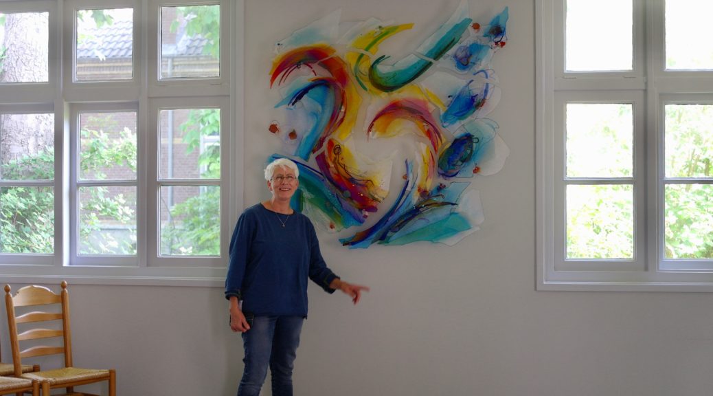 Glaskunstwerk van Annemiek Punt in de Dorpskerk in Hoogvliet | Atelier Galerie Annemiek Punt in Ootmarsum, Glaskunst en Schilderkunst