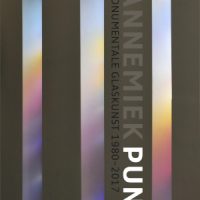 Het boek 'Monumentale glaskunst van Annemiek Punt' - Glaskunst van Annemiek Punt in Ootmarsum